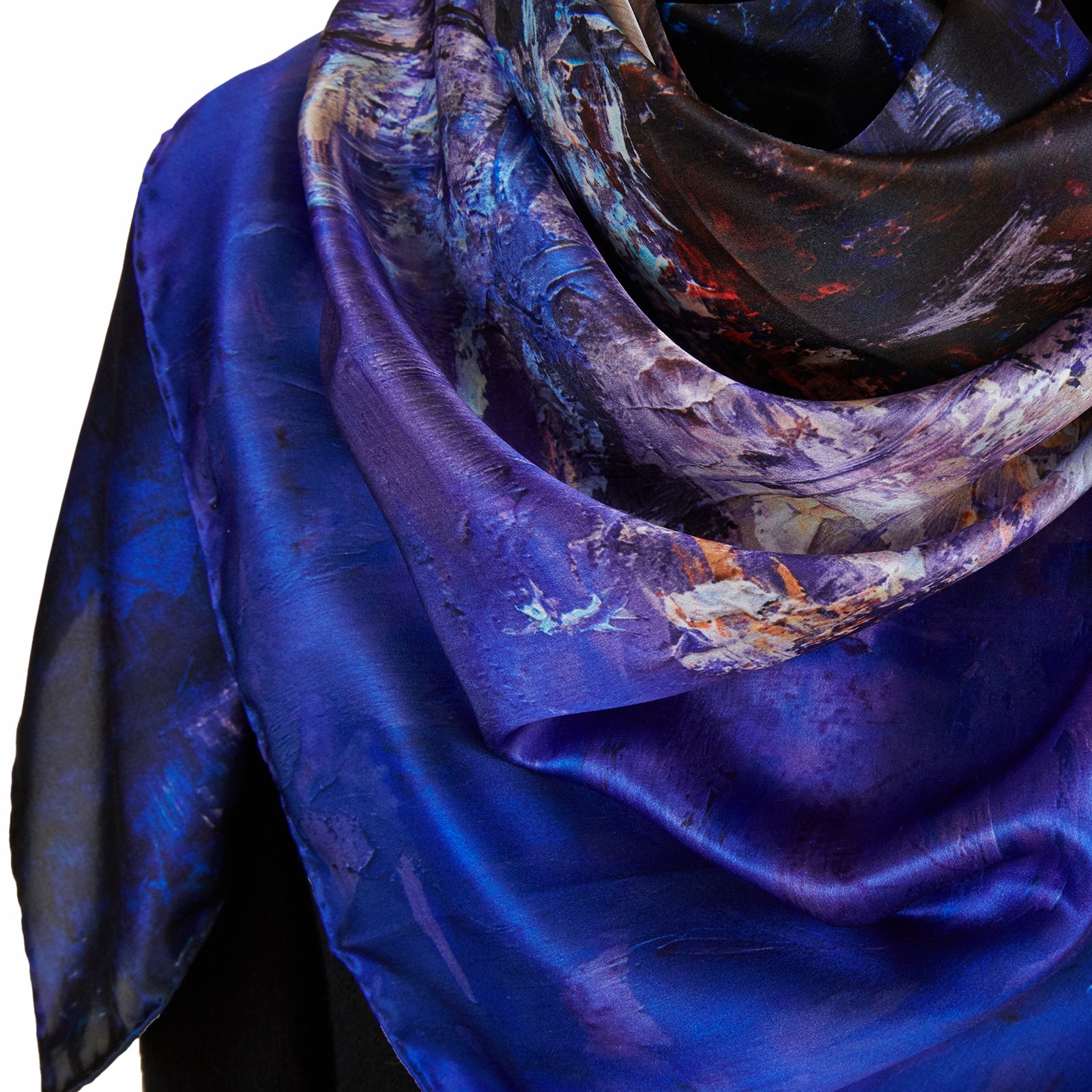 Oksana_LightsOfTheCity_ItalianSilkScarf_Blue_110x110cm_OksanaFineArtDesign_3