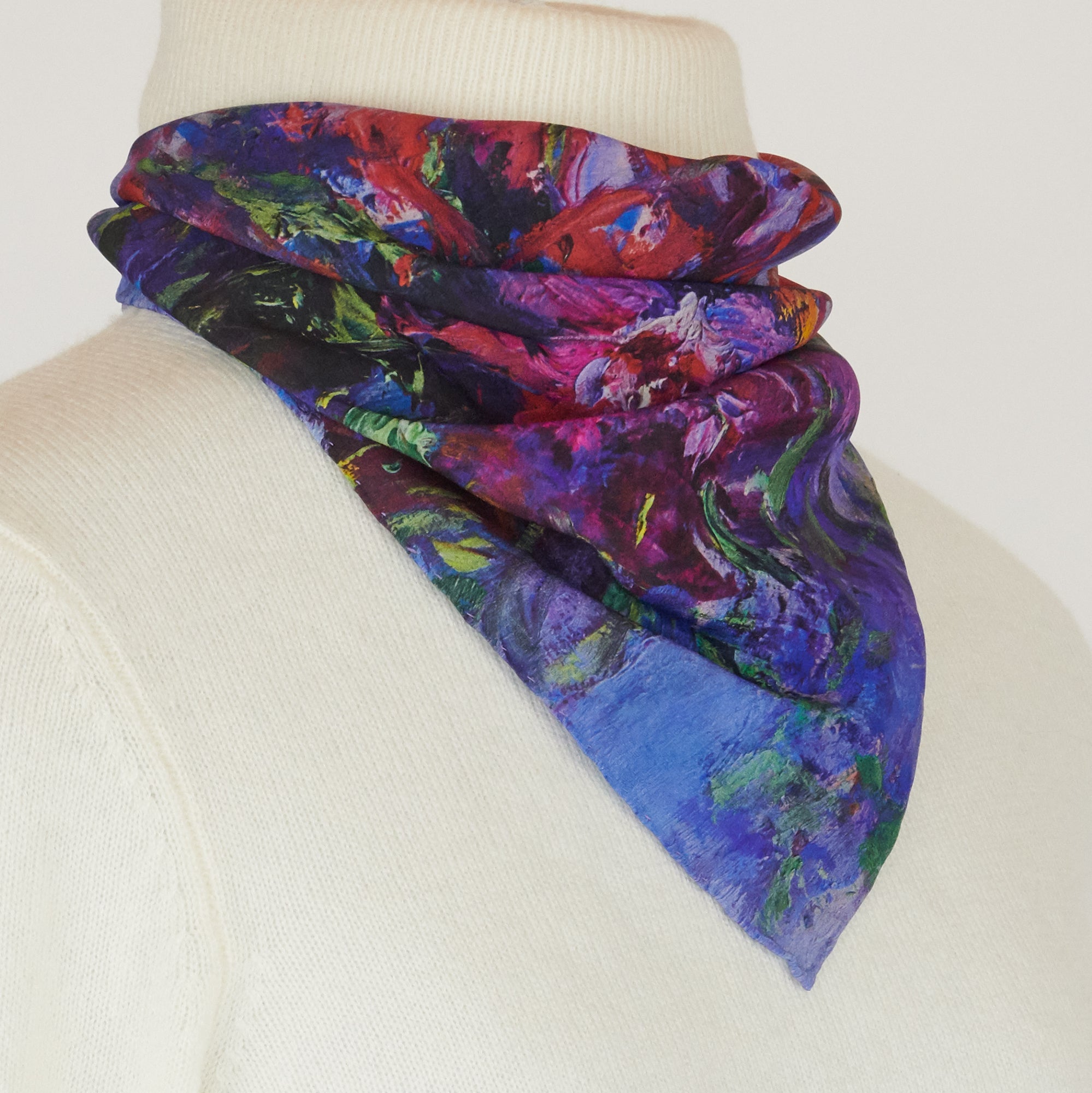 Oksana_LavenderDream_ItalianSilkScarf_Purple_42x42cm_OksanaFineArtDesign_3_Impressionist