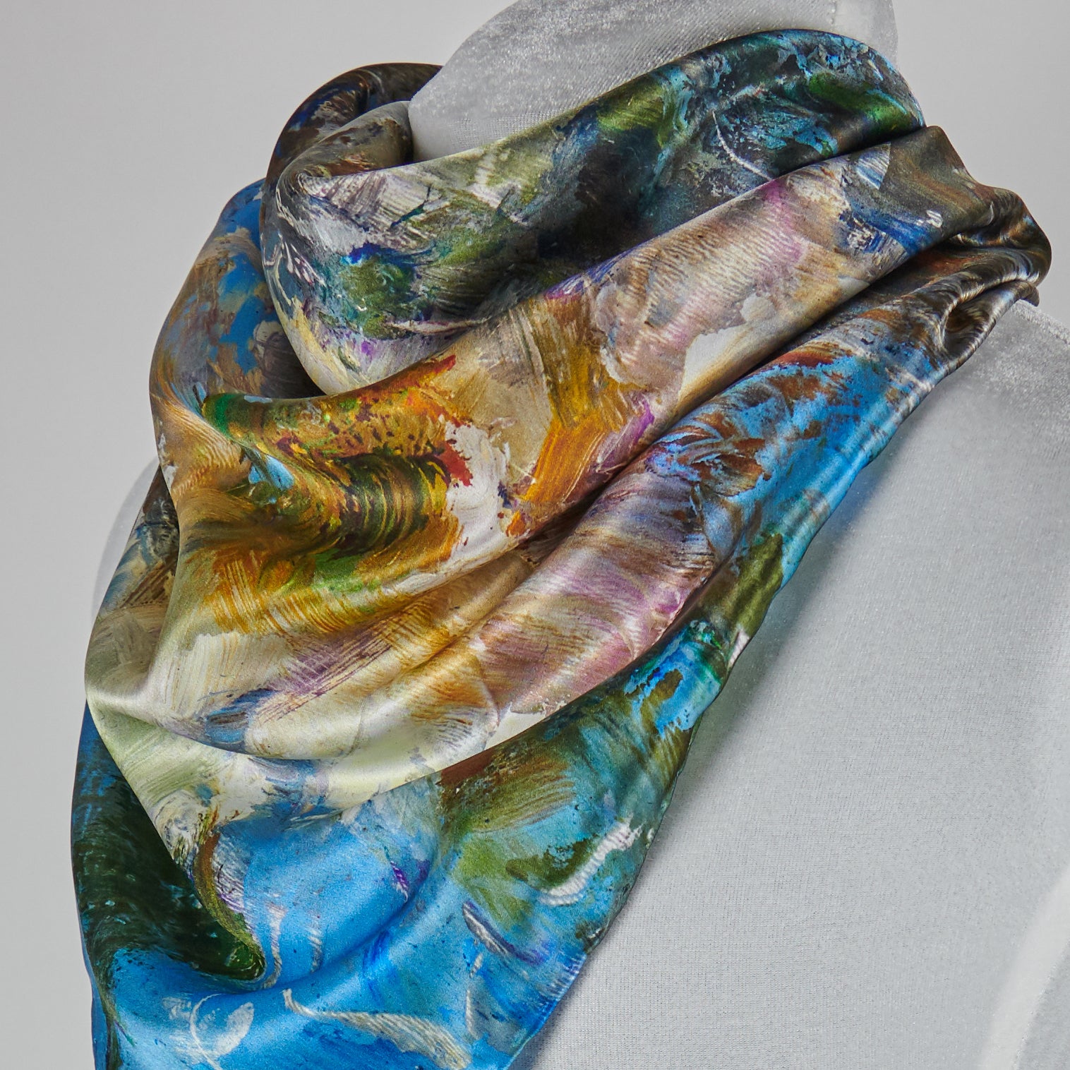 Oksana_WhiteMagnolias_ItalianSilkScarf_LightBlue_65x65cm_OksanaFineArtDesign_3_Impressionist